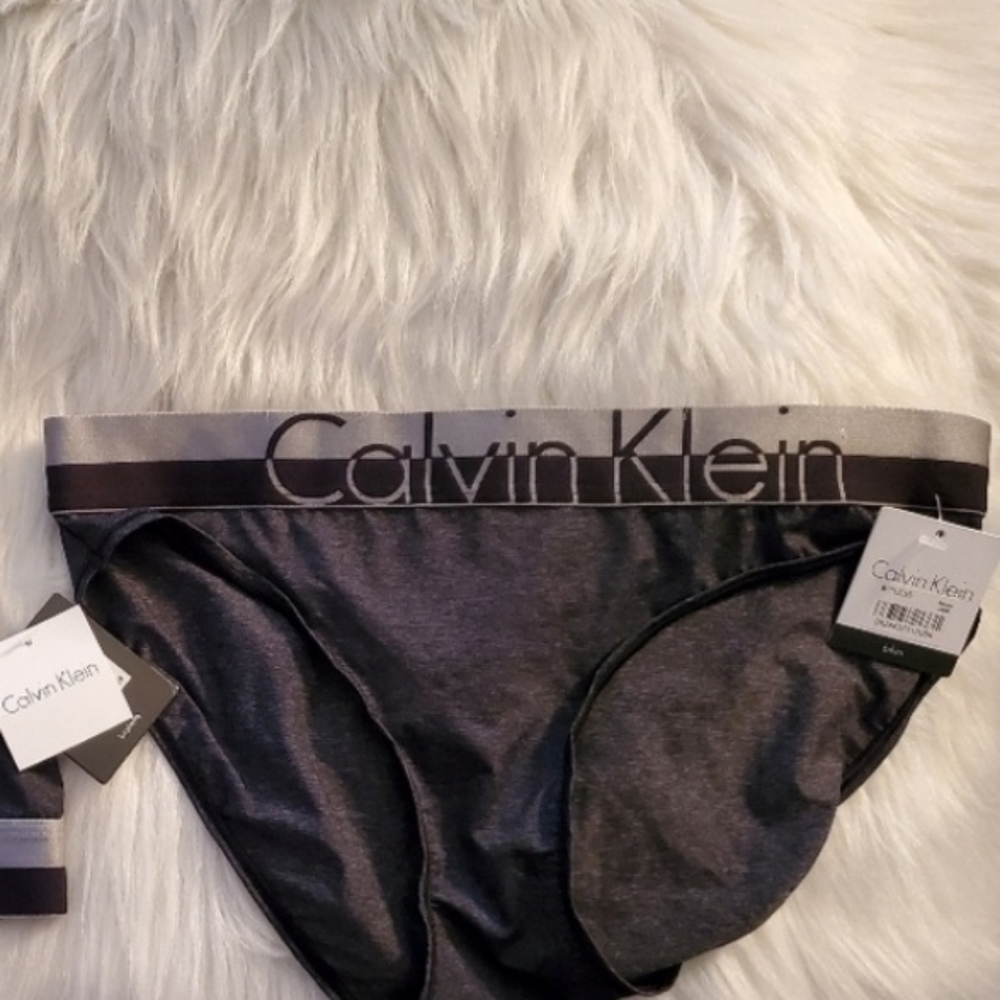 🆕️ Calvin Klein Size Med Charcoal gray panty